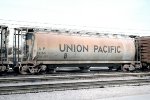 Union Pacific 3700 cf covered hopper UP #221001